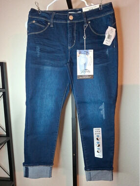 Royalty Women's Skinny Jeans NWT size 10P